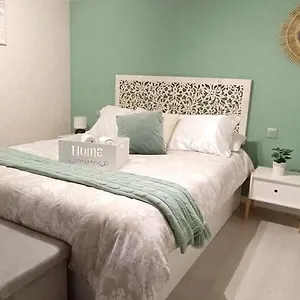 Apartamento Precioso Frente Al Teatro Falla, A 4 Min De Playa De La Caleta, Cádiz
