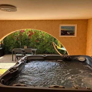 bas-de-villa-indpendant-avec-espace-jacuzzi-priv.fr-provencehotel.com/